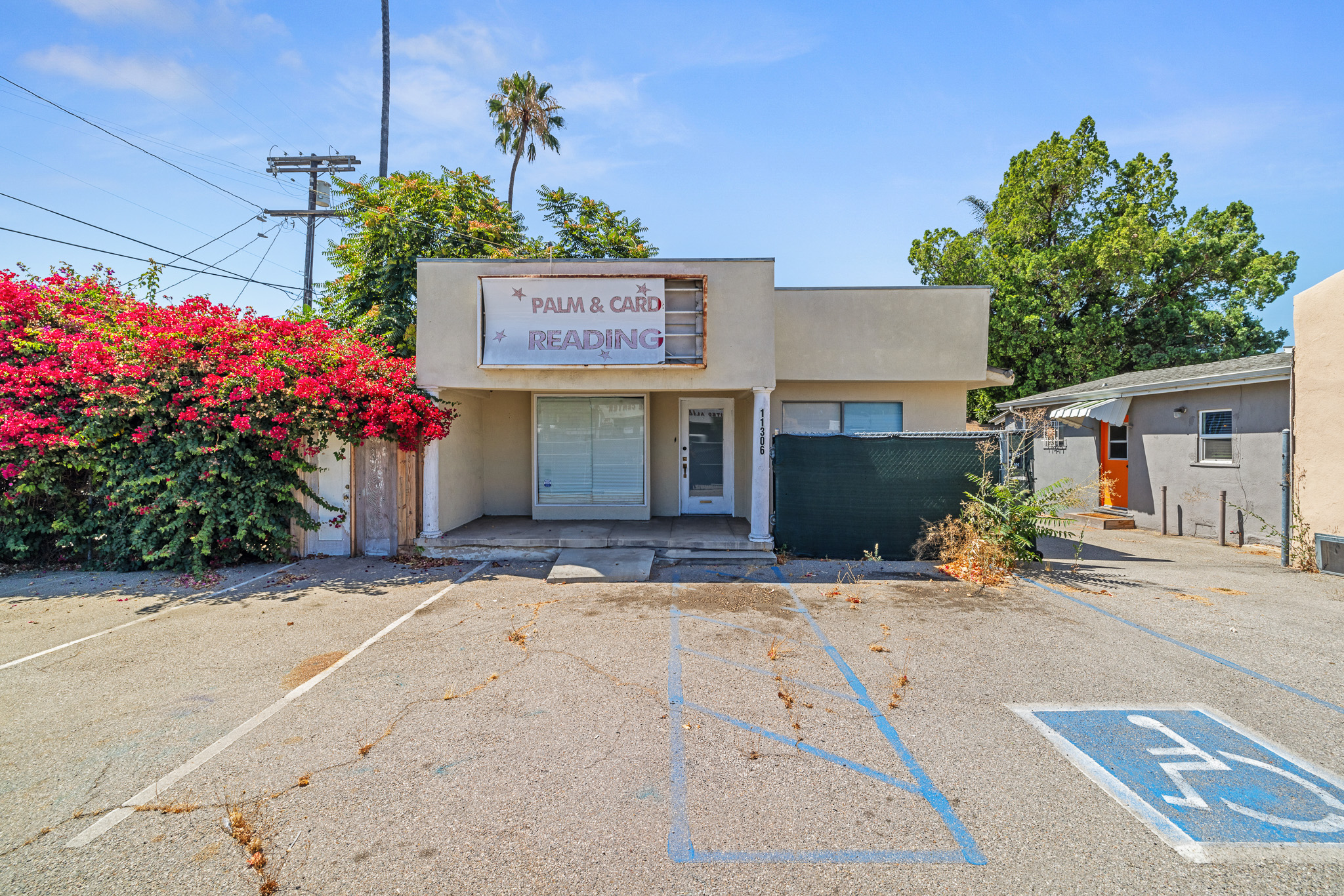 11304 BURBANK BLVD, NORTH HOLLYWOOD